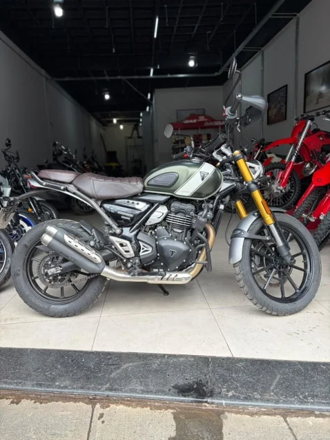 Triumph Scrambler 400 — GasGas Tecar BH